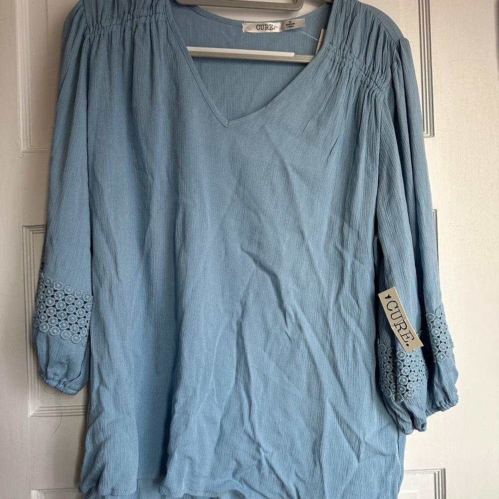 CUREE Women's Light Blue V-Neck Blouse